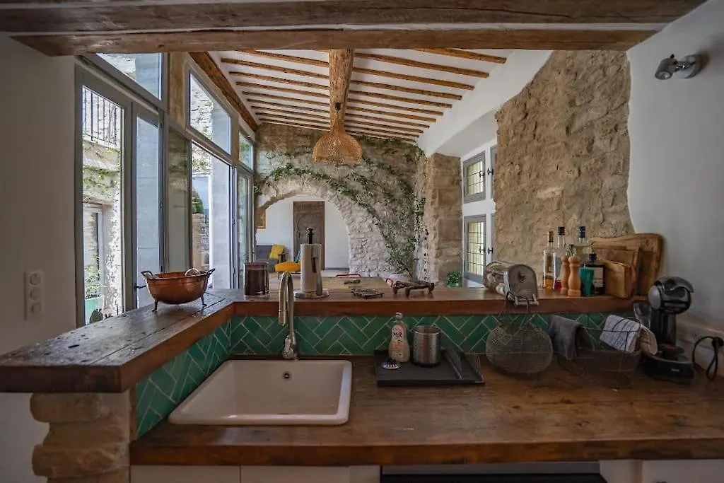 Maison D'Exception Au Coeur De Goult 0*,  France